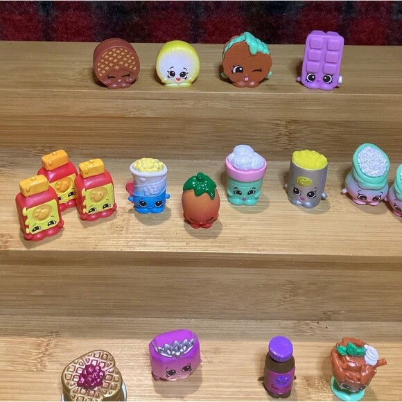 Shopkins Season Six 6 Lot Of 20 Figures Actual Pieces In Photos Moose Toys - Picture 8 of 9